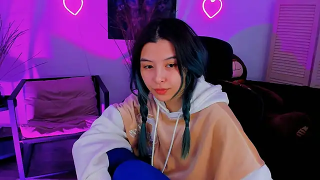 SirenMystiq online show from March 18, 7:04 pm