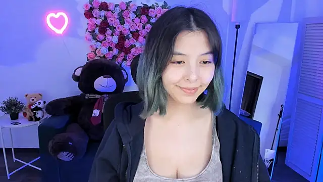 SirenMystiq online show from April 14, 7:30 pm