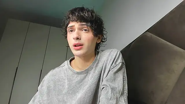 Snapshot of colestorm_ chatting on July 8, 10:21 pm colestorm online show from July 8, 10:21 pm