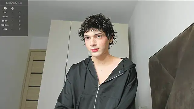 Snapshot of colestorm_ chatting on July 17, 8:06 pm colestorm online show from July 17, 8:06 pm