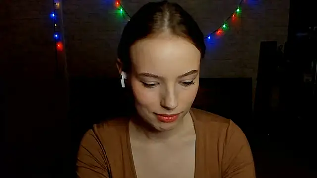 deep eyes online show from February 1, 3:43 pm