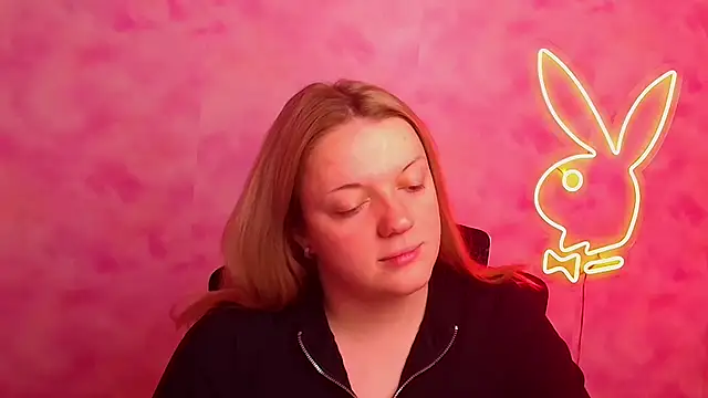 Snapshot of Samantha_Gloww chatting on December 15, 7:14 am Samantha Gloww online show from December 15, 7:14 am