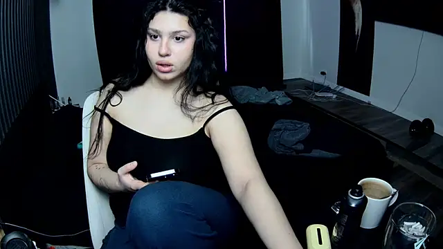 Nicole Pars online show from February 28, 7:08 am