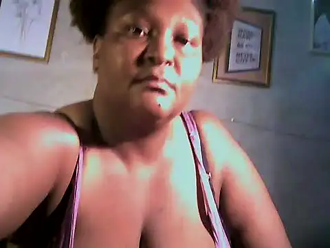 sweetmilkylady online show from April 14, 2:49 am