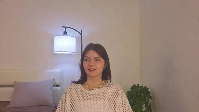 Snapshot of NyraVesperis chatting on April 18, 6:38 am NyraVesperis online show from April 18, 6:38 am
