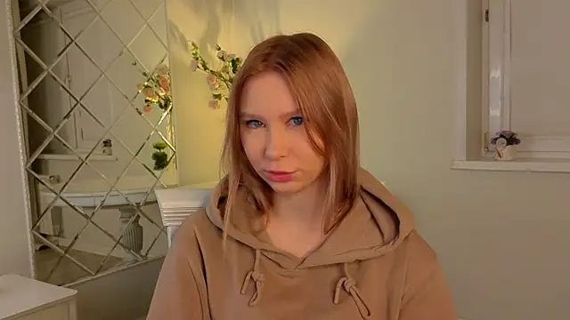 Snapshot of CorrieHighfield chatting on December 14, 1:12 am CorrieHighfield online show from December 14, 1:12 am