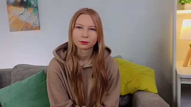 Snapshot of CorrieHighfield chatting on December 15, 12:49 am CorrieHighfield online show from December 15, 12:49 am