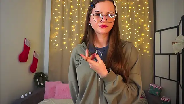 KathiGulston online show from December 17, 8:36 pm