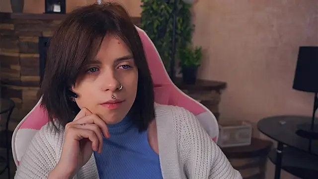 IleanaPishko online show from December 19, 8:06 am