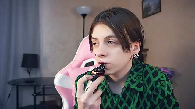 IleanaPishko online show from January 8, 7:47 am