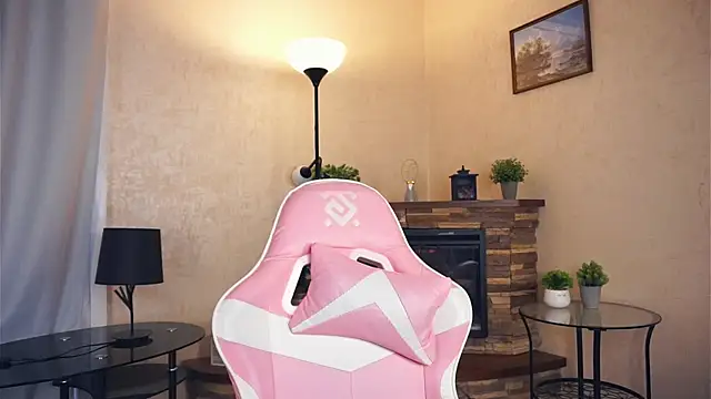 IleanaPishko online show from December 22, 7:52 am