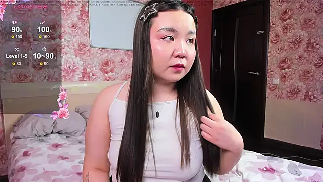 Snapshot of hungrybunny333 chatting on February 6, 2:51 am hungrybunny333 online show from February 6, 2:51 am