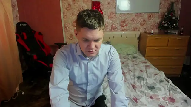 Snapshot of hungrybunny333 chatting on December 23, 8:02 am hungrybunny333 online show from December 23, 8:02 am