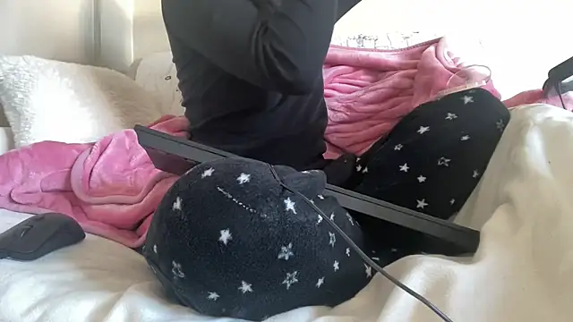 ijustturned18today online show from February 14, 9:31 am