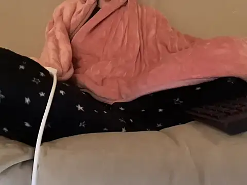 ijustturned18today online show from February 16, 6:56 am