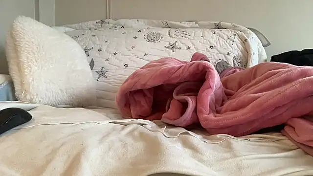 ijustturned18today online show from February 8, 8:23 am