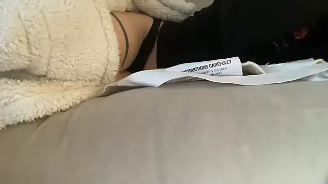 Snapshot of ijustturned18today chatting on December 15, 8:31 am ijustturned18today online show from December 15, 8:31 am