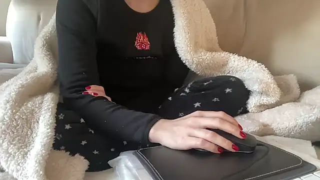 ijustturned18today online show from December 22, 12:16 pm