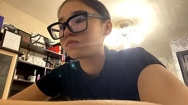 Ronnni Schmidt online show from February 5, 12:45 pm