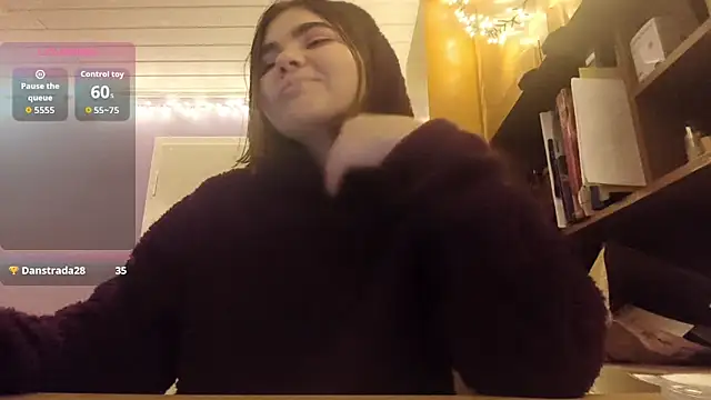 Mona Slearys online show from February 6, 10:06 pm
