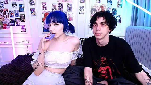 Snapshot of midnight_memories chatting on December 15, 12:38 am midnight memories online show from December 15, 12:38 am