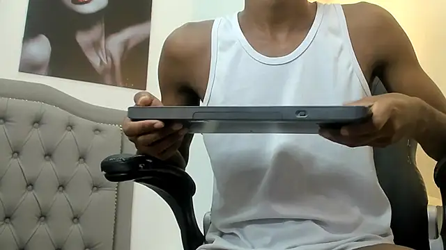 khris  evans online show from February 13, 8:31 pm