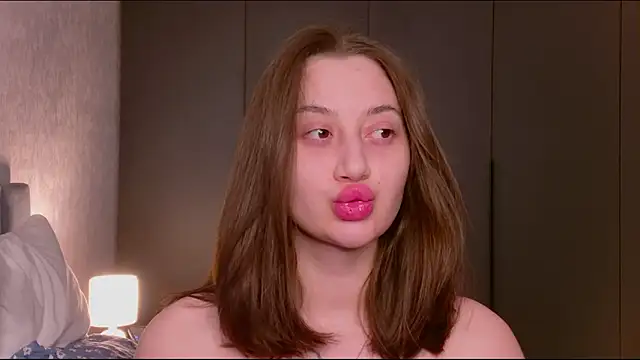 IsKiku online show from February 6, 3:19 pm