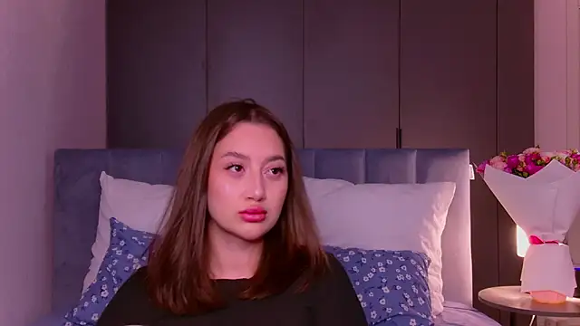 IsKiku online show from February 15, 3:44 pm