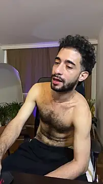 Snapshot of _YOURHERO chatting on December 15, 7:09 pm YOURHERO online show from December 15, 7:09 pm