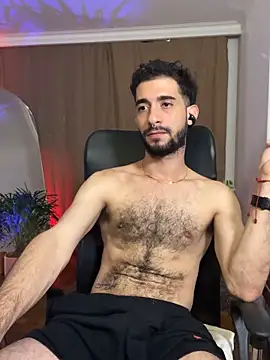 Snapshot of _YOURHERO chatting on December 15, 7:03 am YOURHERO online show from December 15, 7:03 am