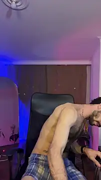 Snapshot of _YOURHERO chatting on December 18, 2:27 am YOURHERO online show from December 18, 2:27 am