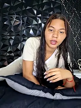 AriadnaLoren online show from April 6, 3:02 am