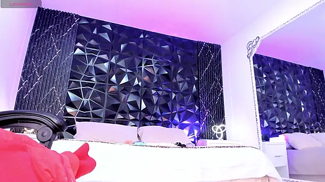 AriadnaLoren online show from April 22, 4:19 am