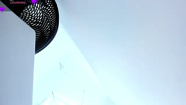 AriadnaLoren online show from May 8, 5:44 am