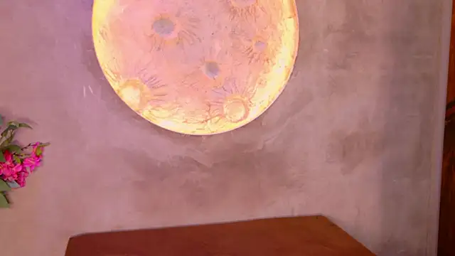 Shelly bat online show from March 11, 10:15 pm