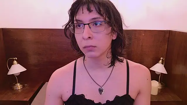 Snapshot of Shelly_bat chatting on July 13, 10:42 pm Shelly bat online show from July 13, 10:42 pm