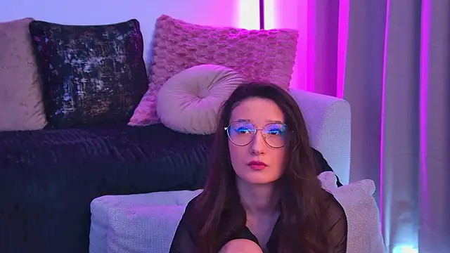 TheaMalekoo online show from March 8, 8:06 am