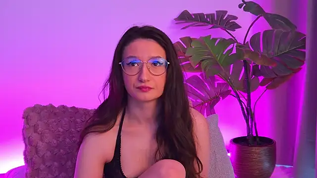 TheaMalekoo online show from March 22, 7:54 am