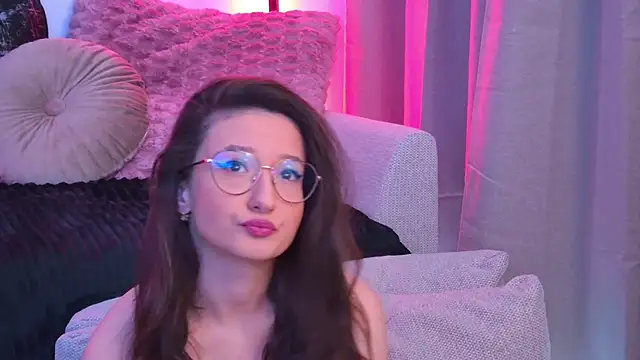 TheaMalekoo online show from February 14, 7:41 am