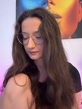 TheaMalekoo online show from June 26, 7:03 am