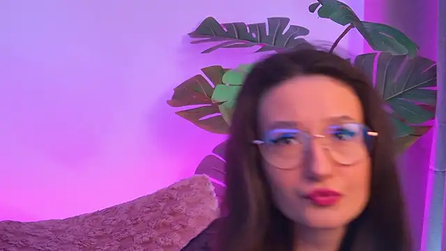 TheaMalekoo online show from March 14, 7:36 am