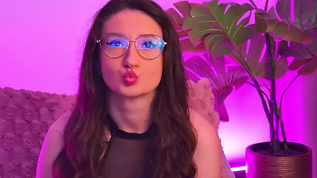 TheaMalekoo online show from March 30, 6:59 am