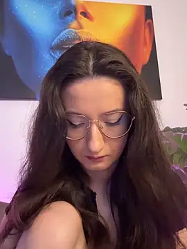 TheaMalekoo online show from June 18, 6:56 am