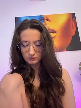 TheaMalekoo online show from June 21, 7:14 am