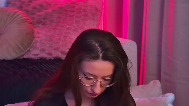 TheaMalekoo online show from February 9, 7:50 am