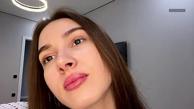 SepiahLune online show from February 10, 8:02 am