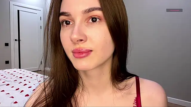 SepiahLune online show from February 8, 12:36 pm