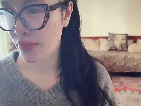 Snapshot of Aisha-AA chatting on December 18, 7:35 am Aisha-AA online show from December 18, 7:35 am