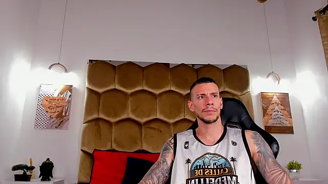 J king   online show from June 25, 8:03 pm