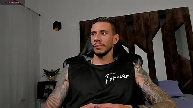 J king   online show from April 17, 8:11 pm